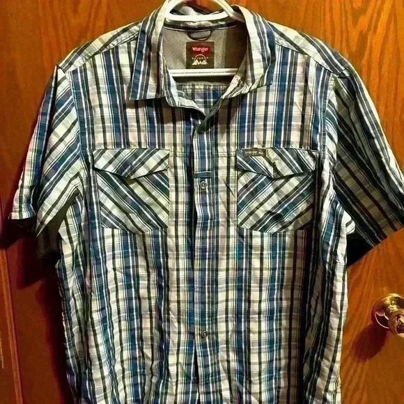 Wrangler outdoor shirt blue  and white size large with cooling sleeves - Picture 1 of 4